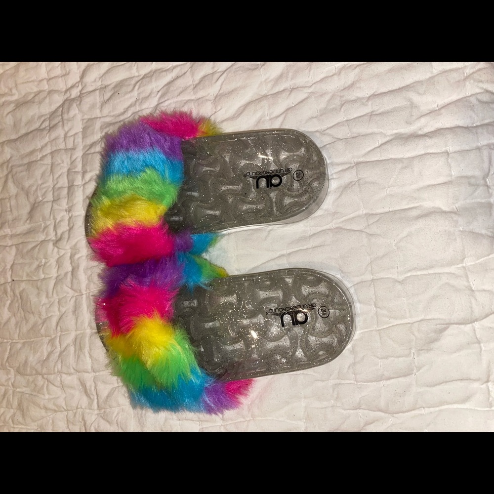 Multi-color fur slides size 2 youth